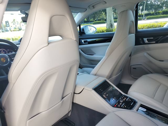 Used 2023 Porsche Panamera RWD image 14
