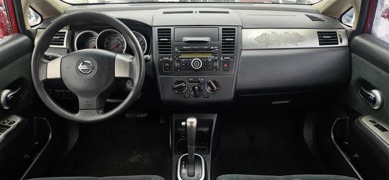 Used 2011 Nissan Versa 1.8 S FWD image 9