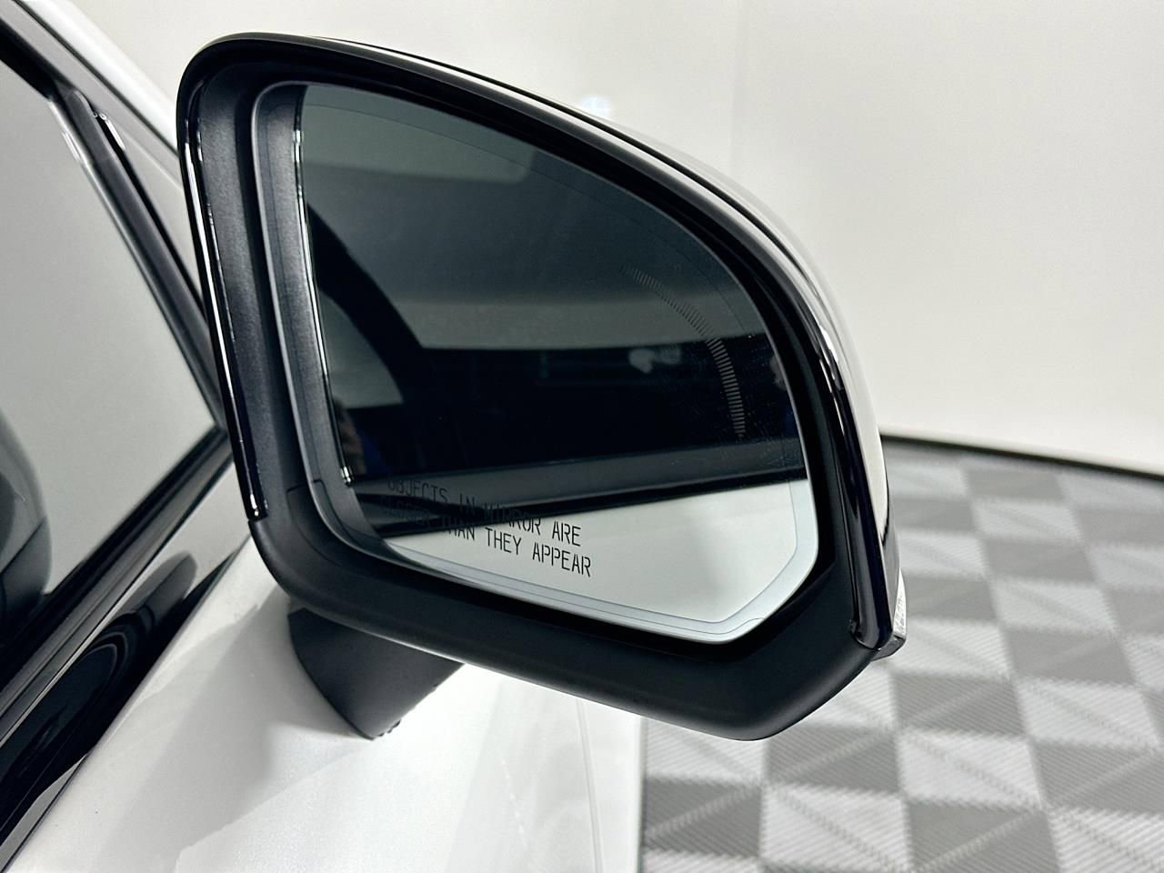 Used 2023 Volvo C40 P8 Recharge Ultimate image 44