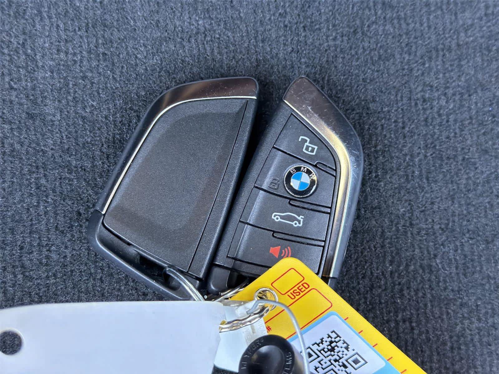 Used 2022 BMW 330i Sedan w/ Driving Assistance Package RWD image 22