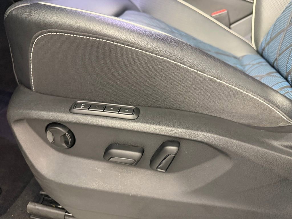 Used 2024 Volkswagen Atlas Cross Sport SEL Premium R-Line AWD/4WD image 26