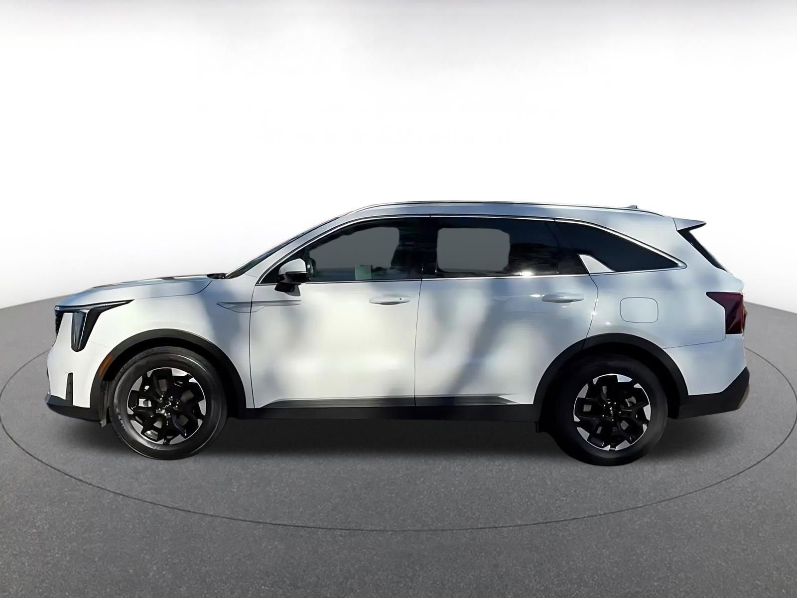 Used 2024 Kia Sorento S FWD image 9