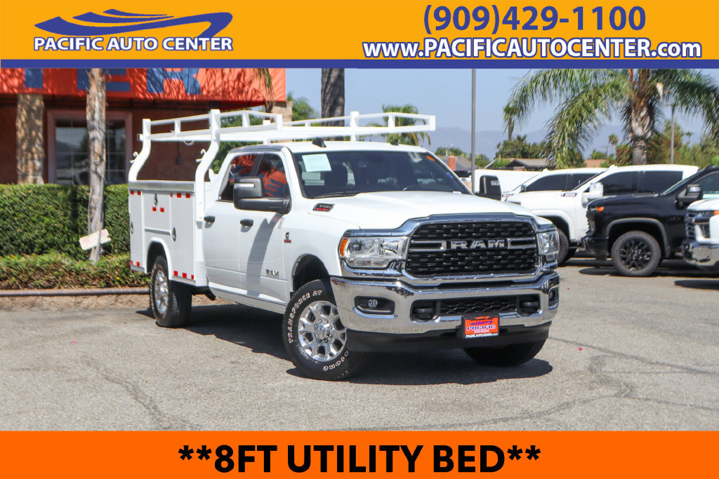 Used 2024 RAM 3500 Big Horn AWD/4WD image 1