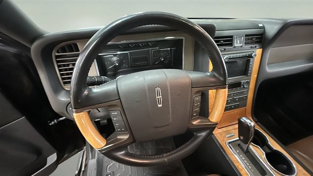 Used 2013 Lincoln Navigator L 4WD image 11