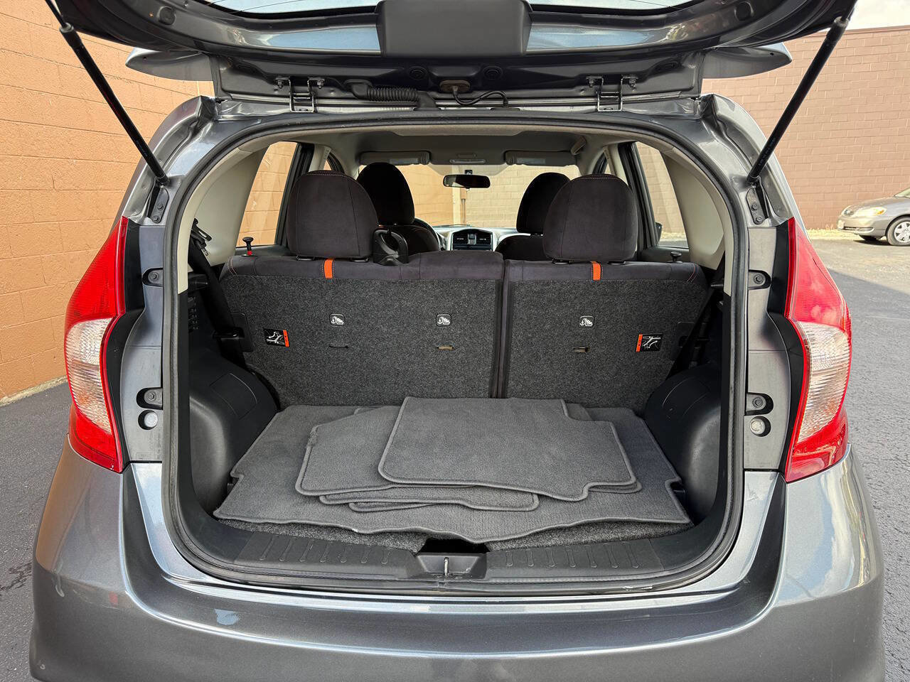 Used 2018 Nissan Versa Note SR image 20