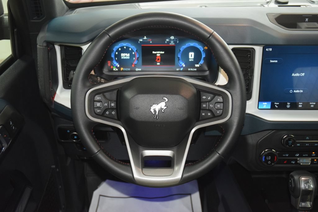Used 2025 Ford Bronco Heritage Edition AWD/4WD image 39