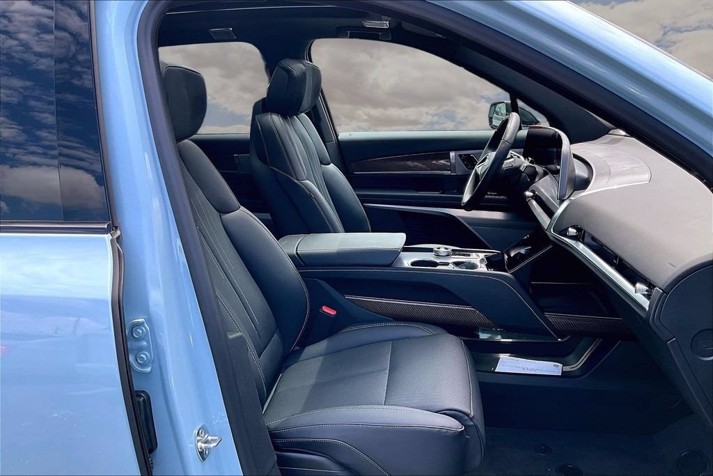 Certified 2026 Cadillac Vistiq Premium Luxury w/ LPO, Floor Liner Package AWD/4WD image 30