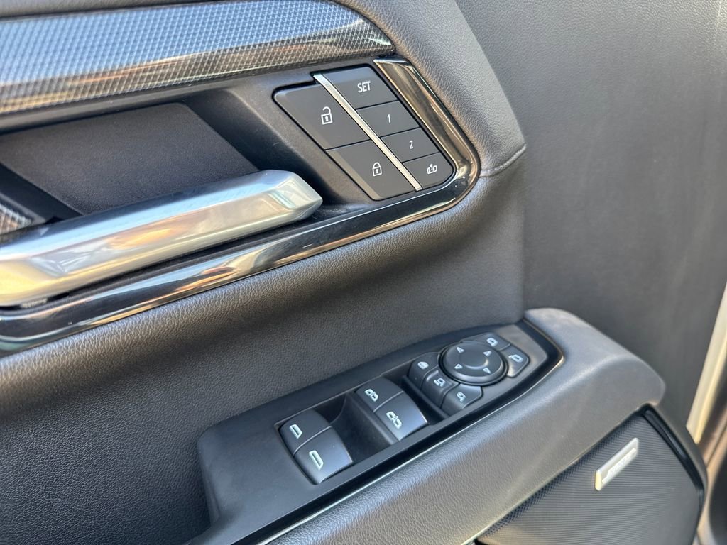 Used 2025 GMC Sierra 2500 AT4 AWD/4WD image 19