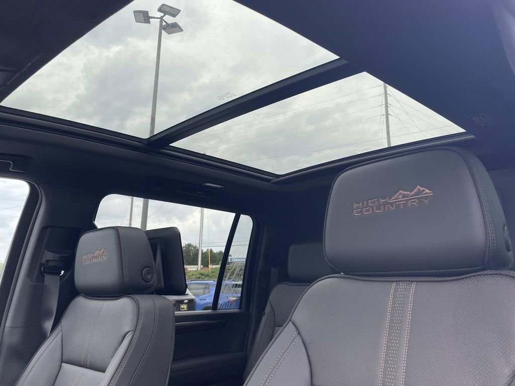 New 2026 Chevrolet Suburban High Country AWD/4WD image 21