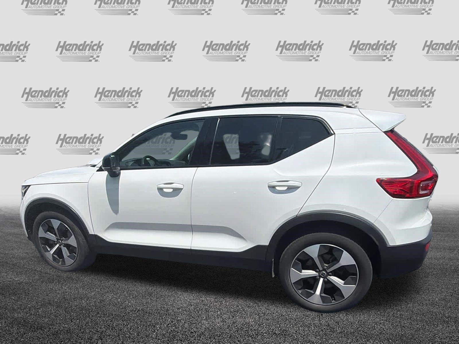 Used 2024 Volvo XC40 B5 Core AWD/4WD image 10