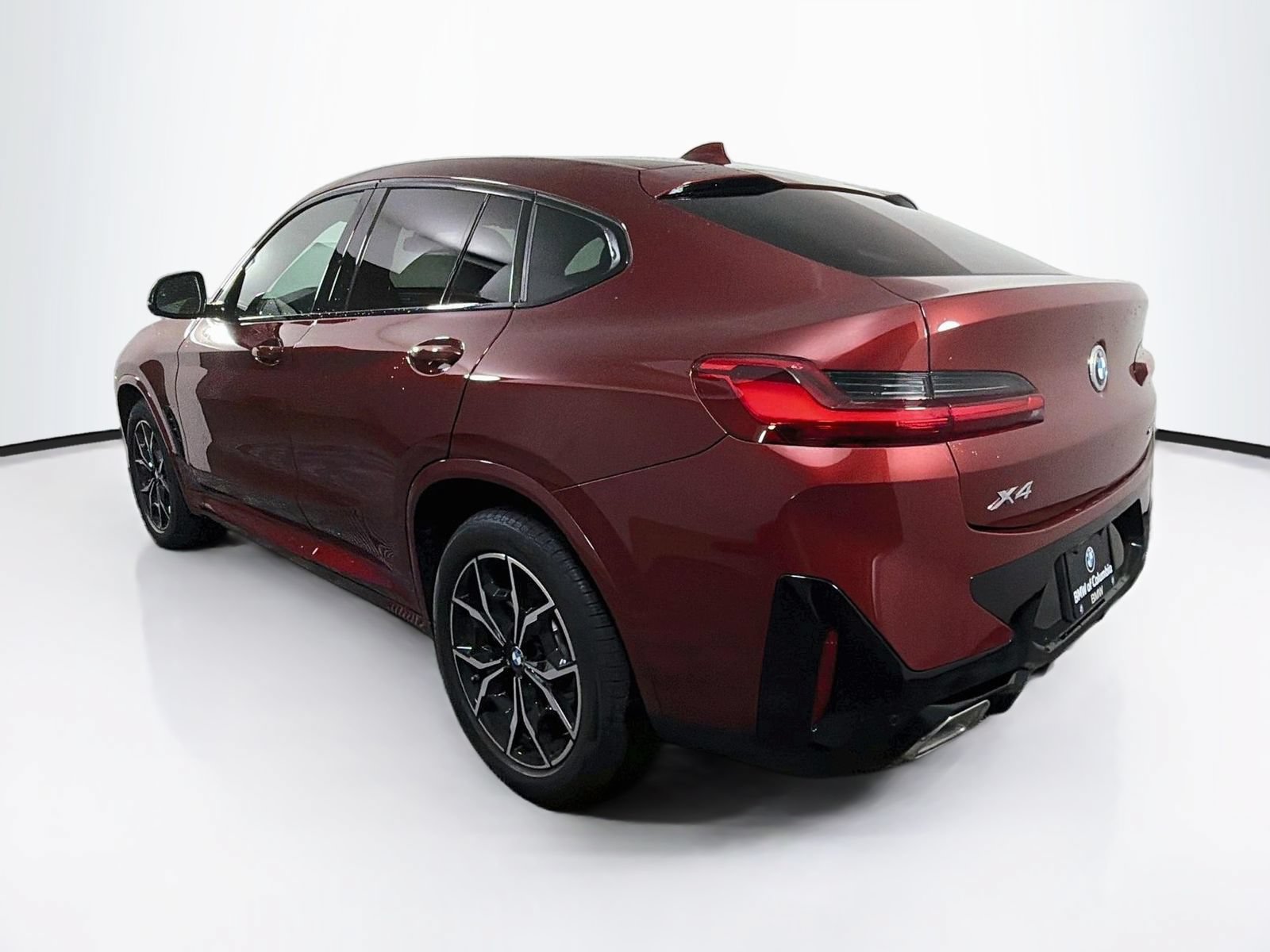 Used 2025 BMW X4 xDrive30i AWD/4WD image 5