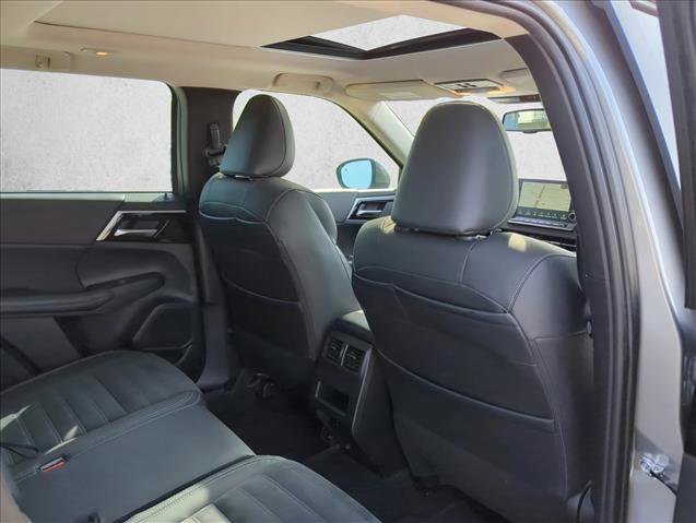 Used 2023 Mitsubishi Outlander SE FWD image 19