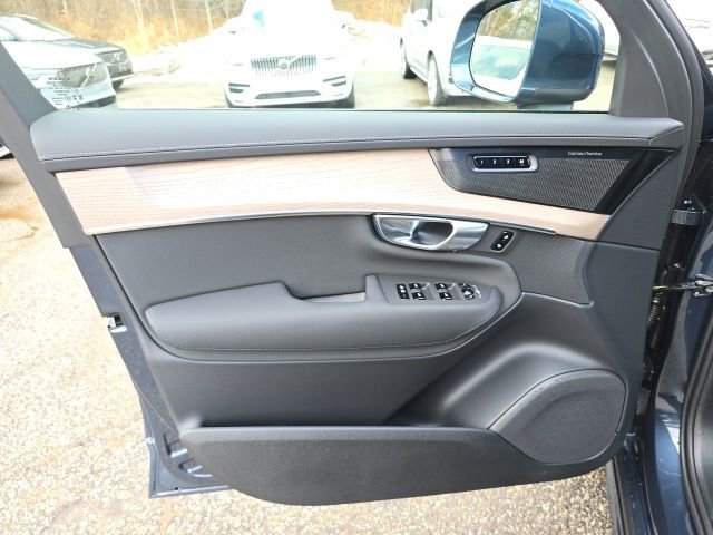 New 2026 Volvo XC90 B6 Plus w/ Protection Package Premier image 23