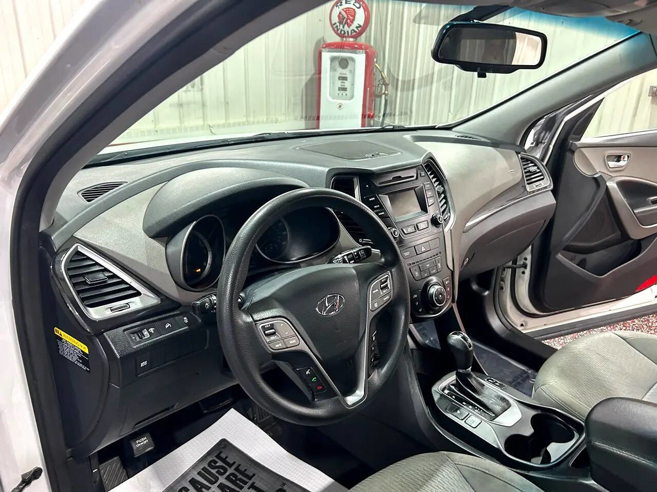 Used 2016 Hyundai Santa Fe SE FWD image 12