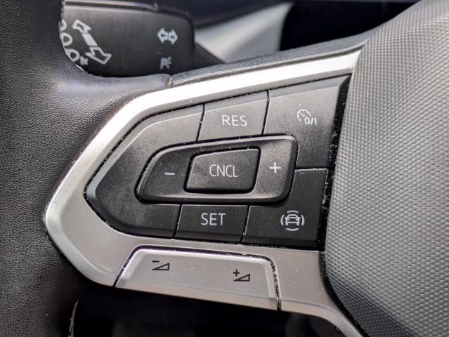 Used 2022 Volkswagen Taos SE w/ Panoramic Sunroof Package FWD image 26