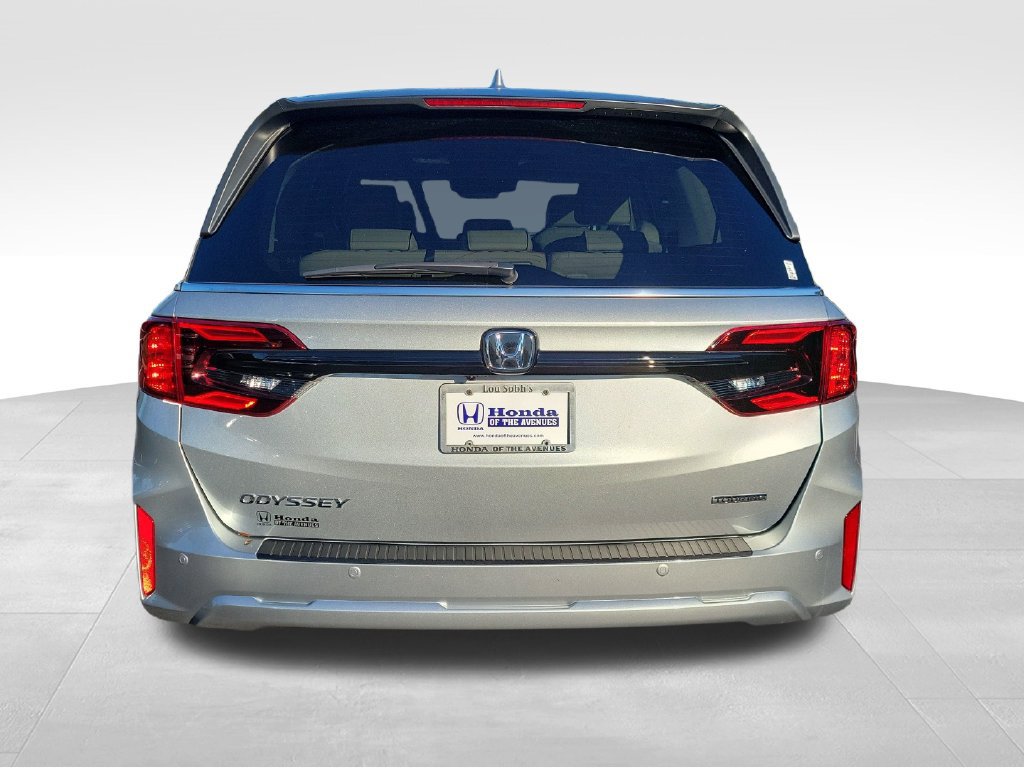 Certified 2026 Honda Odyssey Touring image 9