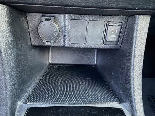 Used 2015 Toyota Corolla LE FWD image 28
