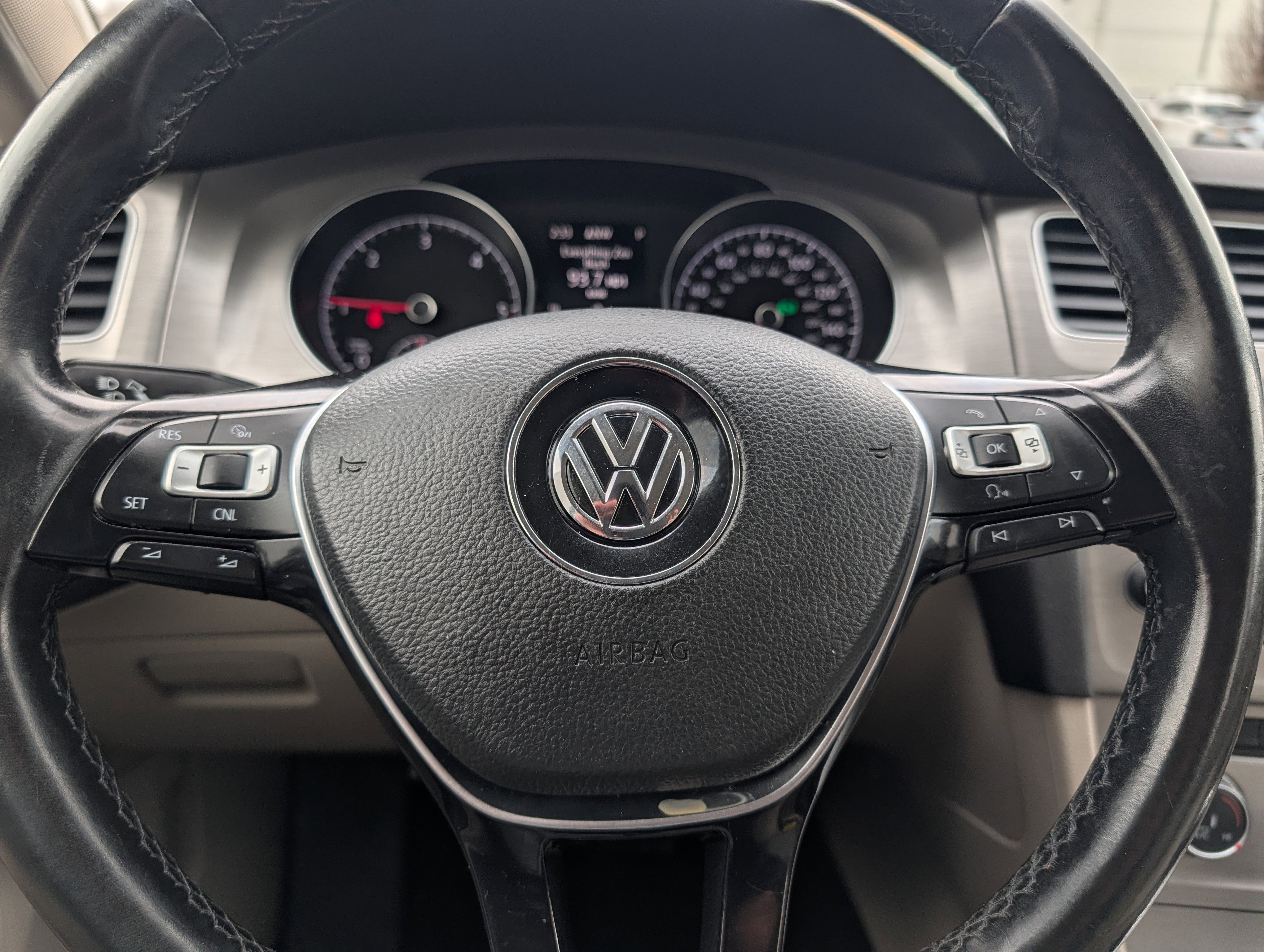 Used 2015 Volkswagen Golf TDI S image 24