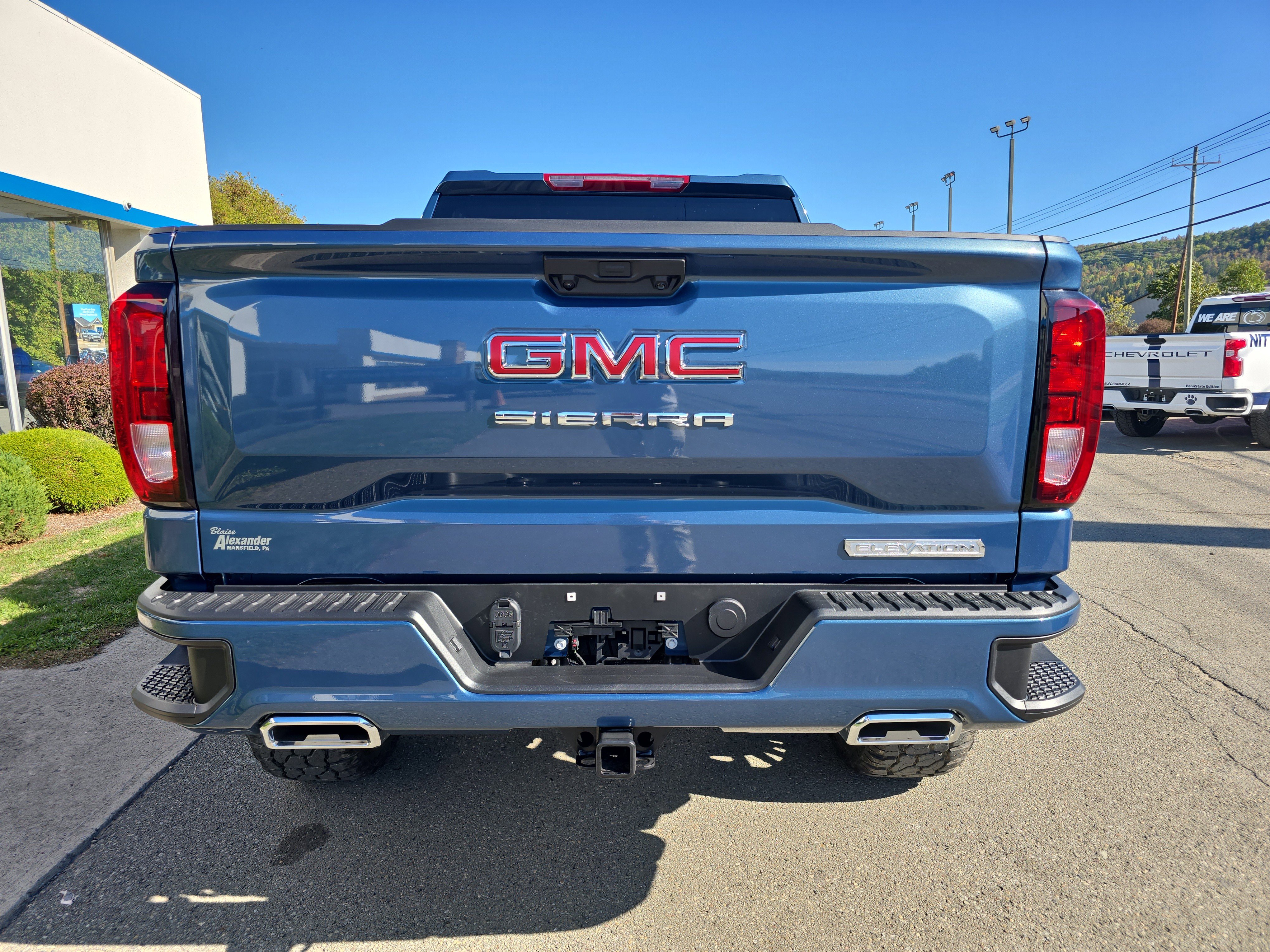 New 2025 GMC Sierra 1500 Elevation image 4