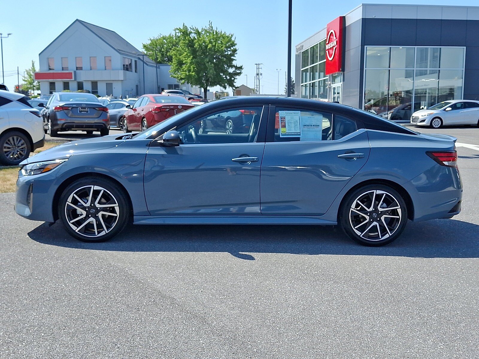 Certified 2025 Nissan Sentra SR w/ SR Premium Package FWD image 4