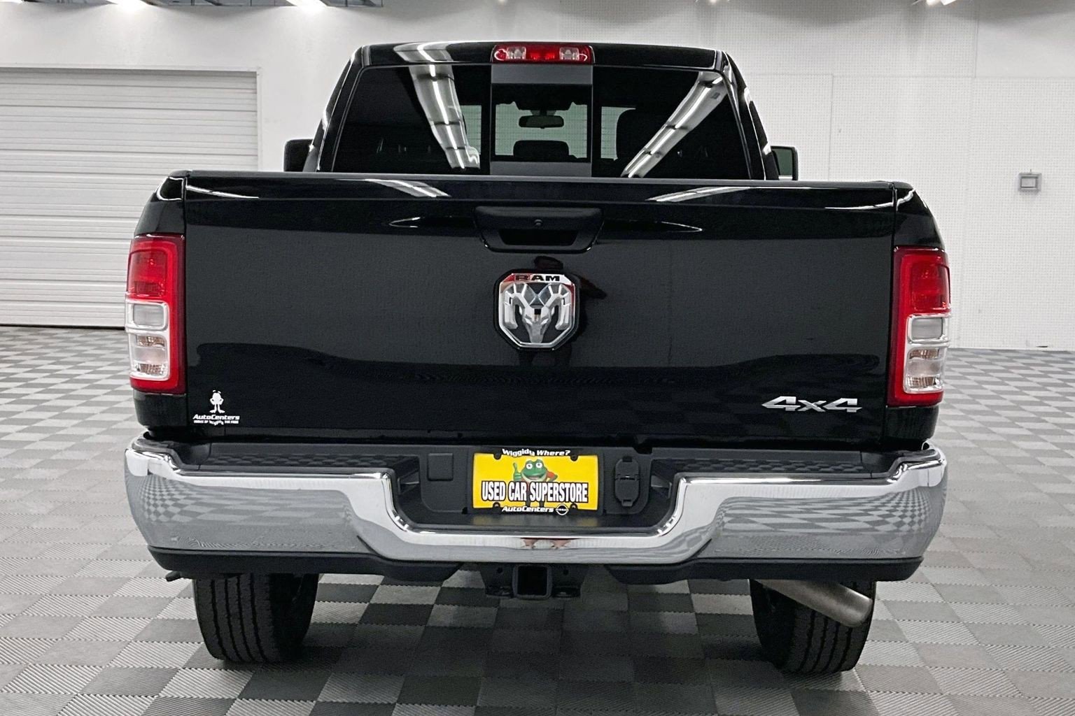 Used 2024 RAM 2500 Tradesman w/ Chrome Appearance Group AWD/4WD image 5