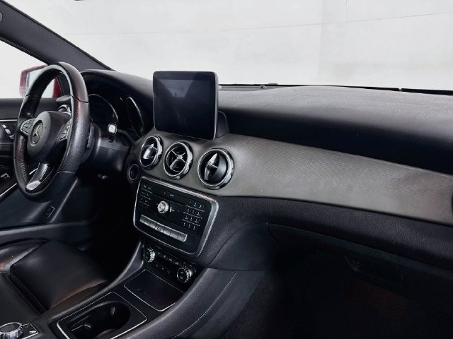 Used 2018 Mercedes-Benz GLA 250 w/ Premium Package image 25