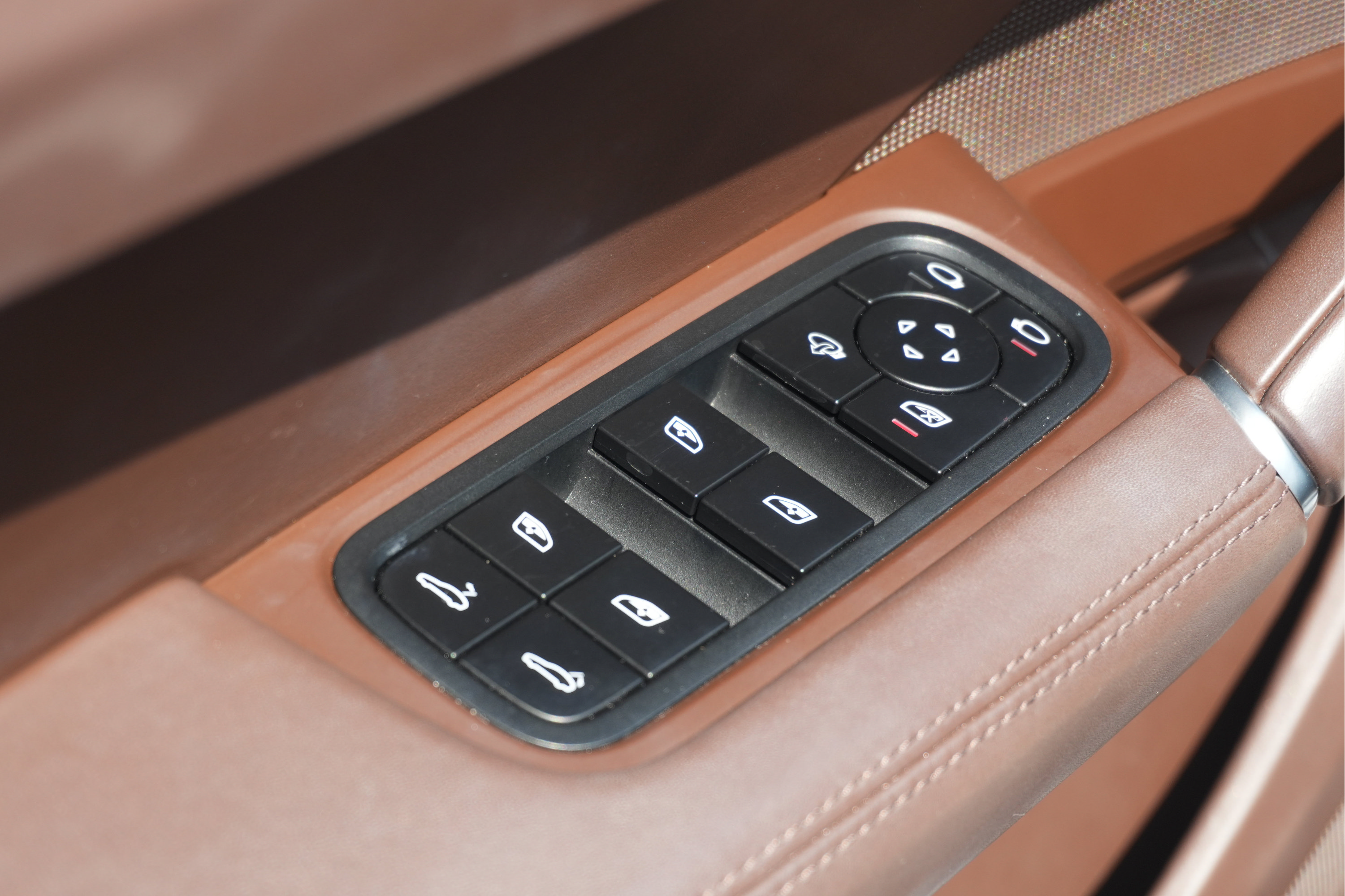 Used 2022 Porsche Cayenne S AWD/4WD image 11
