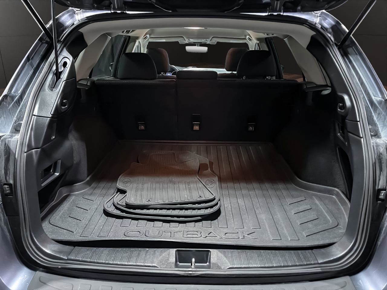 Used 2017 Subaru Outback 2.5i Premium image 17