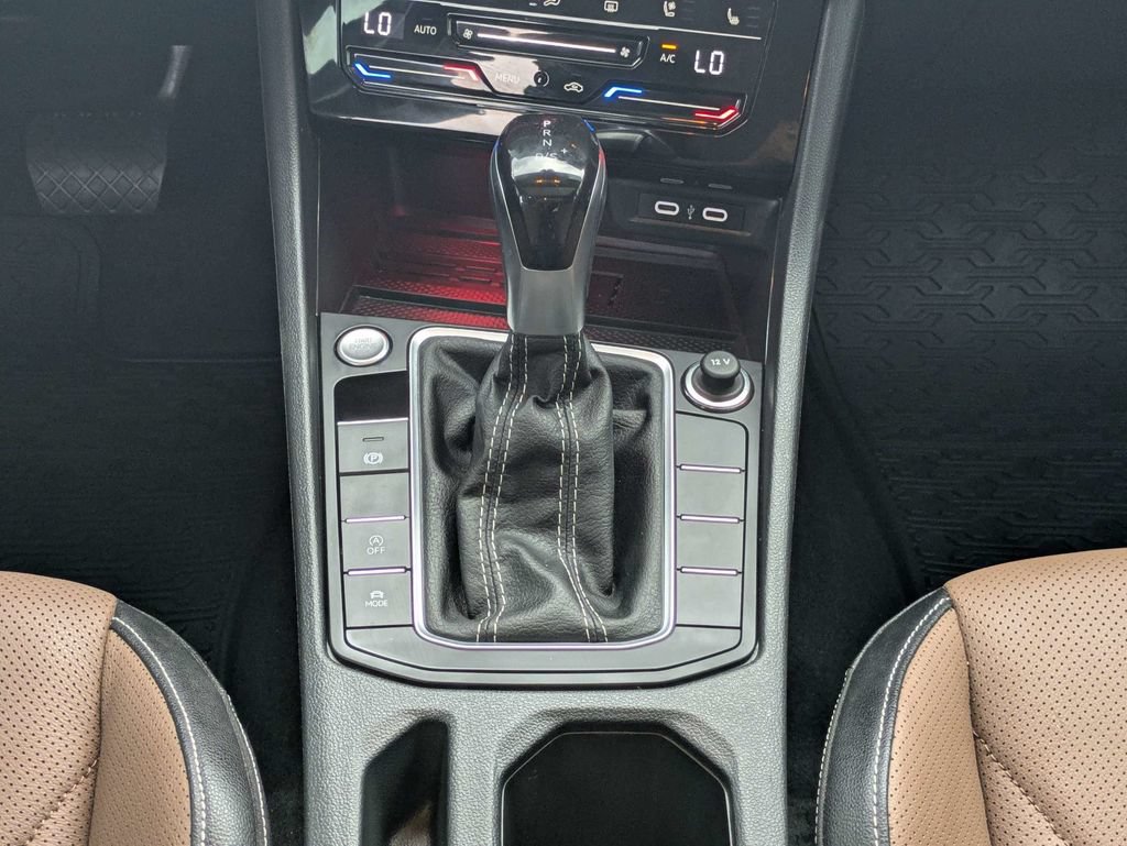 Certified 2025 Volkswagen Jetta SEL FWD image 18