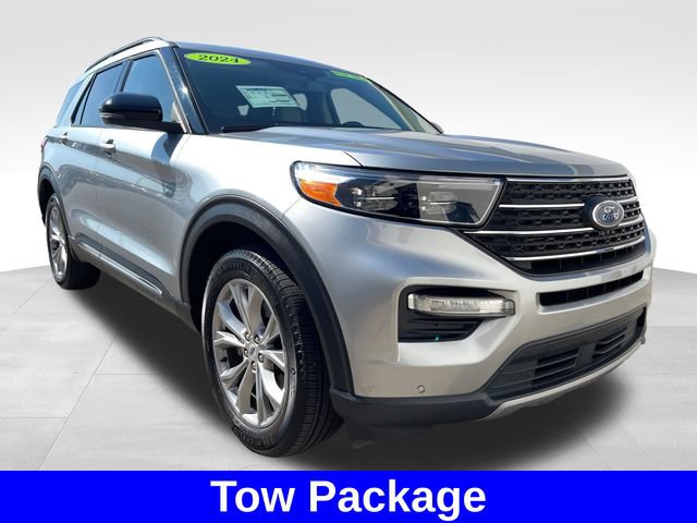 Used 2024 Ford Explorer XLT w/ Equipment Group 202A AWD/4WD image 7