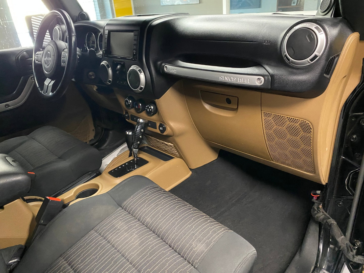 Used 2011 Jeep Wrangler Unlimited Sahara w/ Dual Top Group image 13