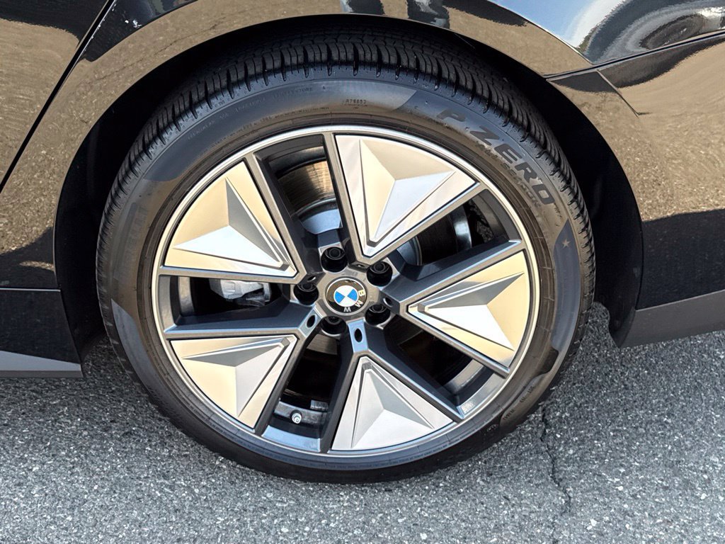 Used 2026 BMW i4 eDrive40 w/ Premium Package RWD image 13