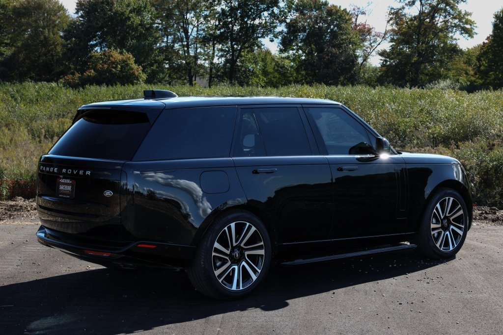 Used 2023 Land Rover Range Rover SE image 10
