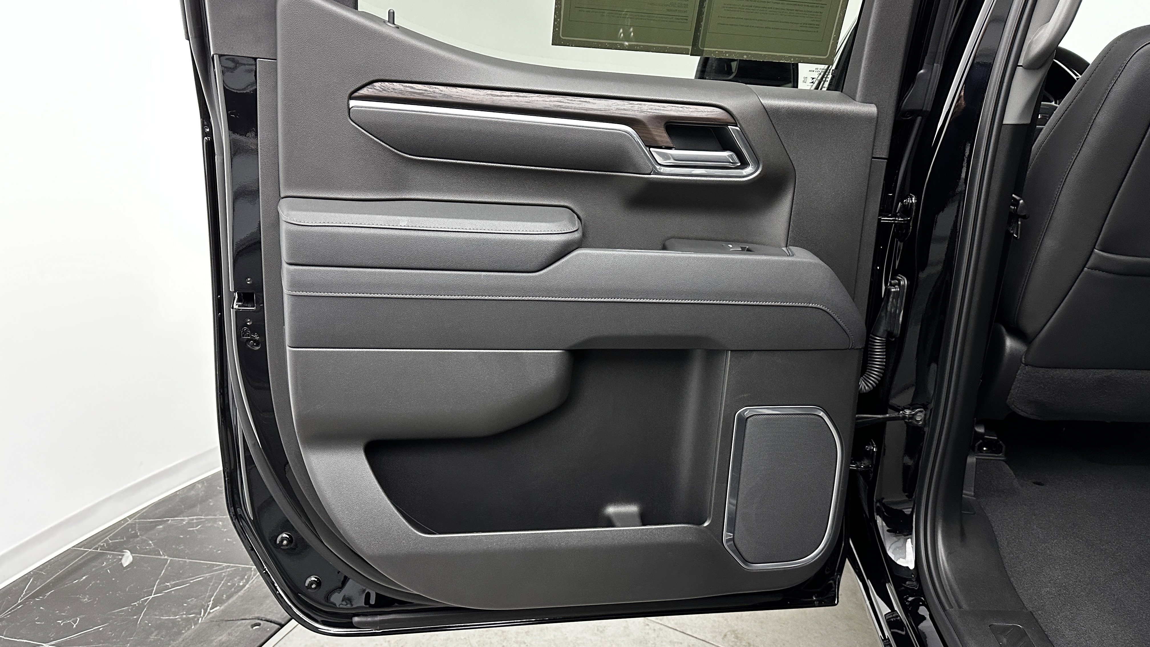 Used 2026 GMC Sierra 1500 SLT image 26