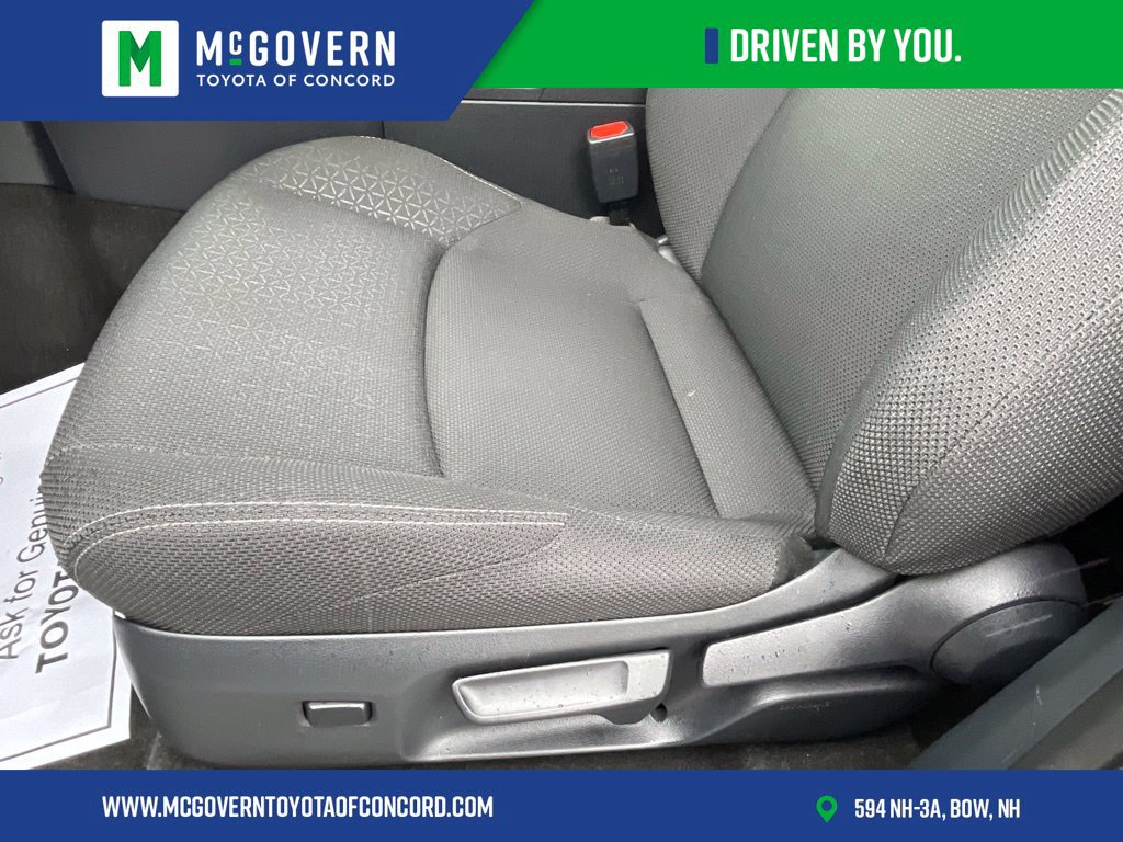 Used 2025 Toyota 4Runner SR5 AWD/4WD image 13