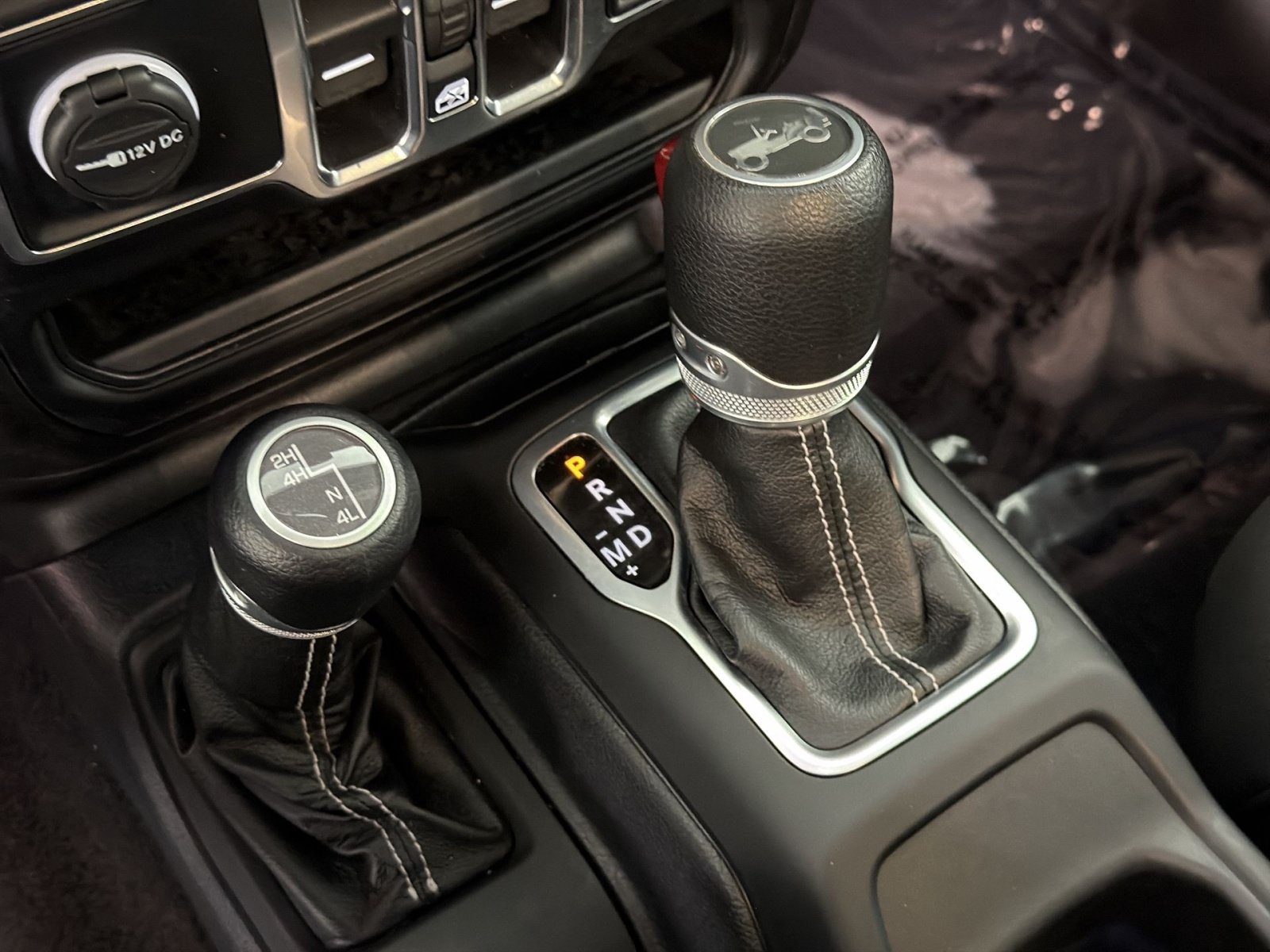 Used 2020 Jeep Wrangler Unlimited Sahara AWD/4WD image 29