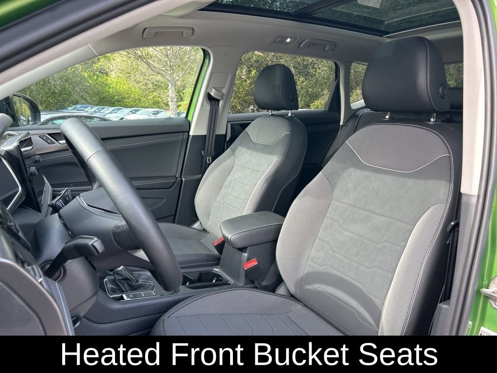 Certified 2025 Volkswagen Taos SE image 20