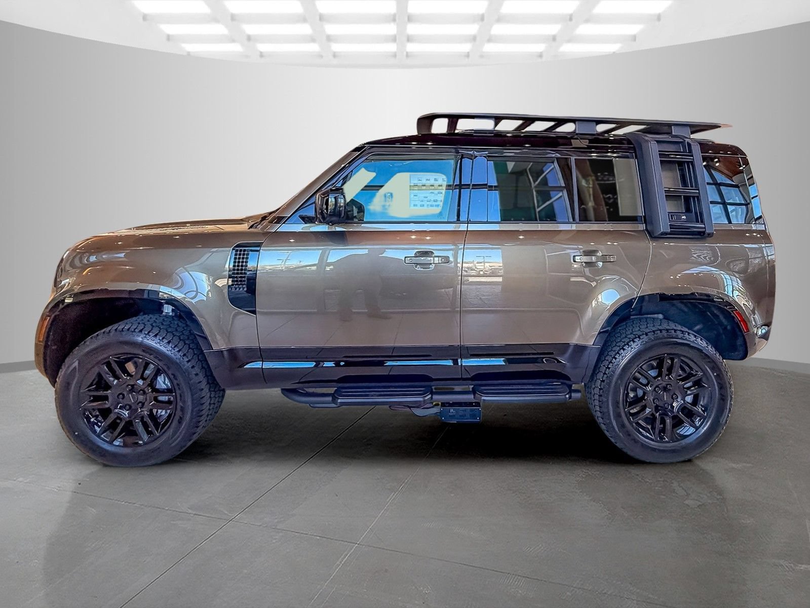 New 2026 Land Rover Defender 110 X-Dynamic SE AWD/4WD image 2