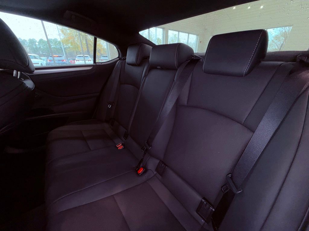 Certified 2022 Lexus ES 350 F Sport image 16