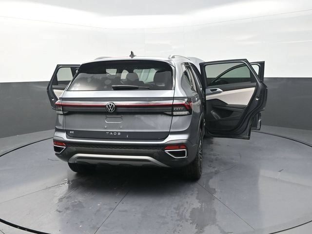 Used 2026 Volkswagen Taos SE FWD image 43