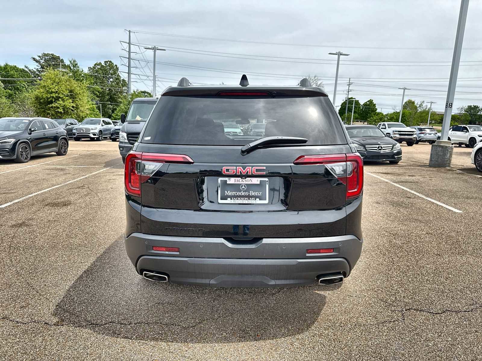 Used 2022 GMC Acadia SLE w/ Driver Convenience Package FWD image 7
