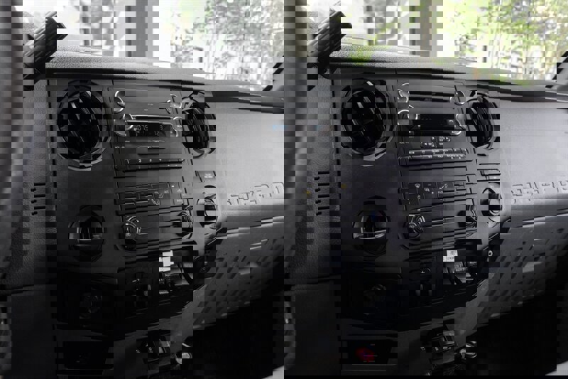 Used 2015 Ford F550 4x4 Regular Cab Super Duty image 16