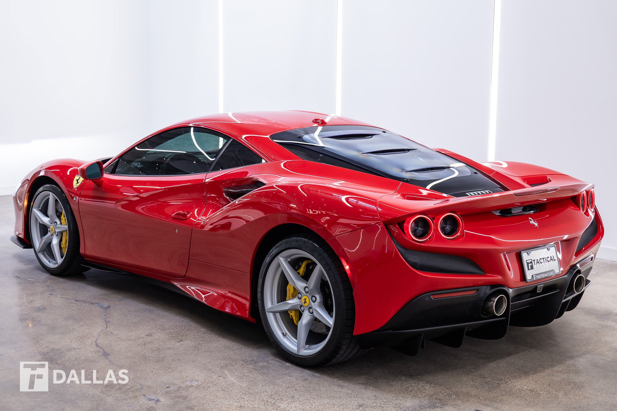Used 2022 Ferrari F8 Tributo RWD image 11