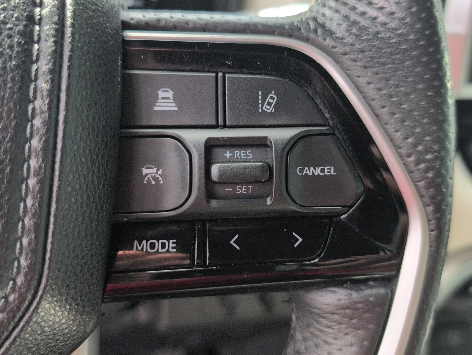 Used 2023 Toyota Sequoia Capstone AWD/4WD image 20