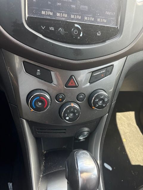 Used 2015 Chevrolet Trax LTZ w/ LPO, Cargo Package FWD image 19