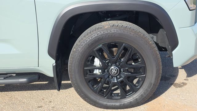 Used 2025 Toyota Tundra Limited image 32