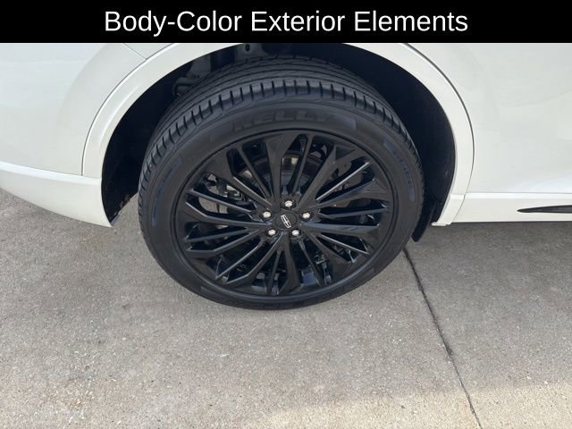 Used 2025 Lincoln Corsair Reserve w/ Jet Appearance Package image 10