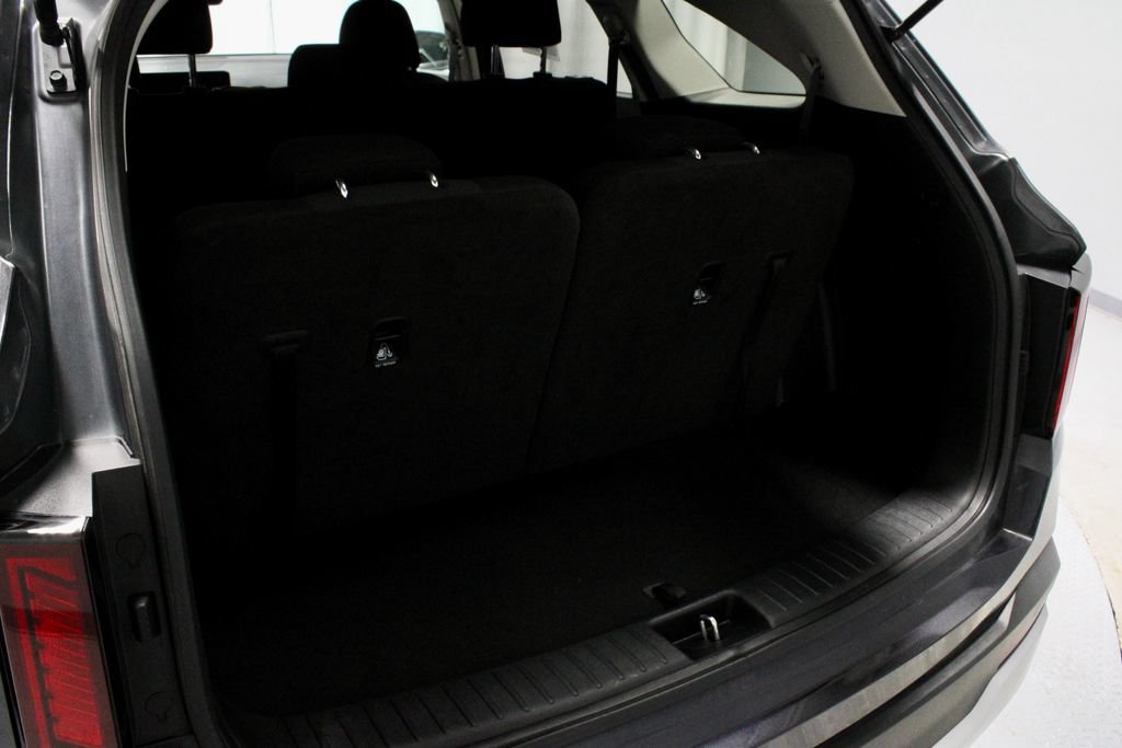 Used 2025 Kia Sorento LX FWD image 12