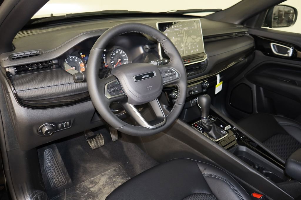 New 2026 Jeep Compass Latitude image 25