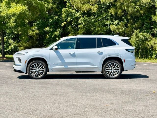Used 2026 Buick Enclave Avenir w/ Super Cruise Package FWD image 3